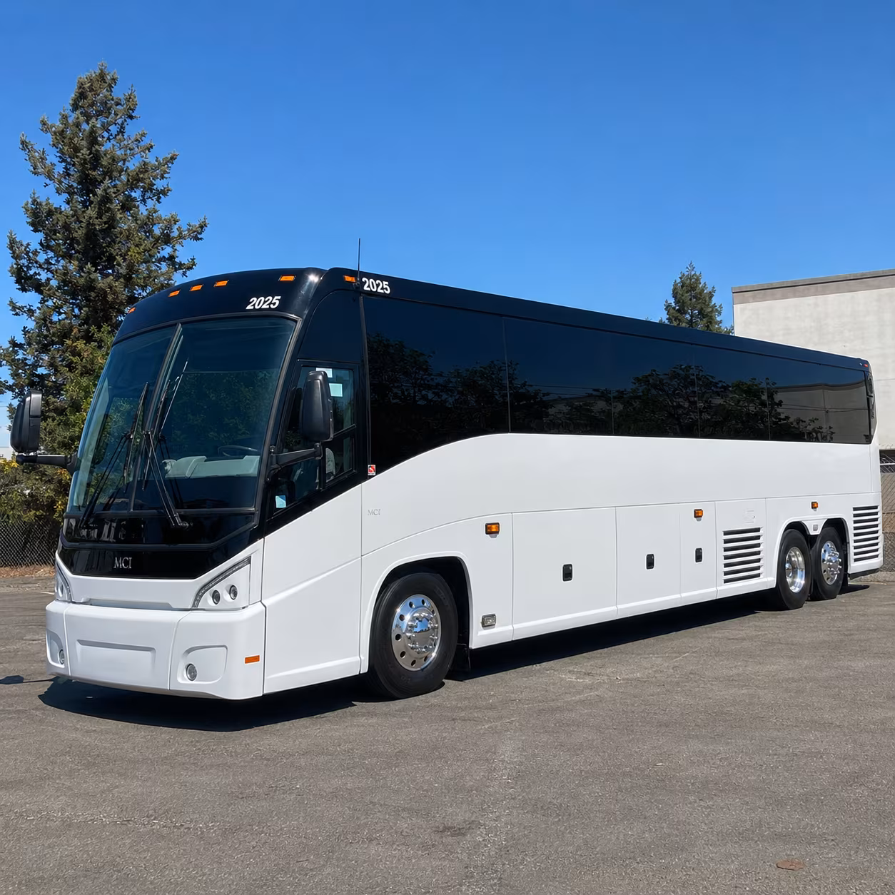 bus rentals for fargo employers during construction projects and temporary worksites