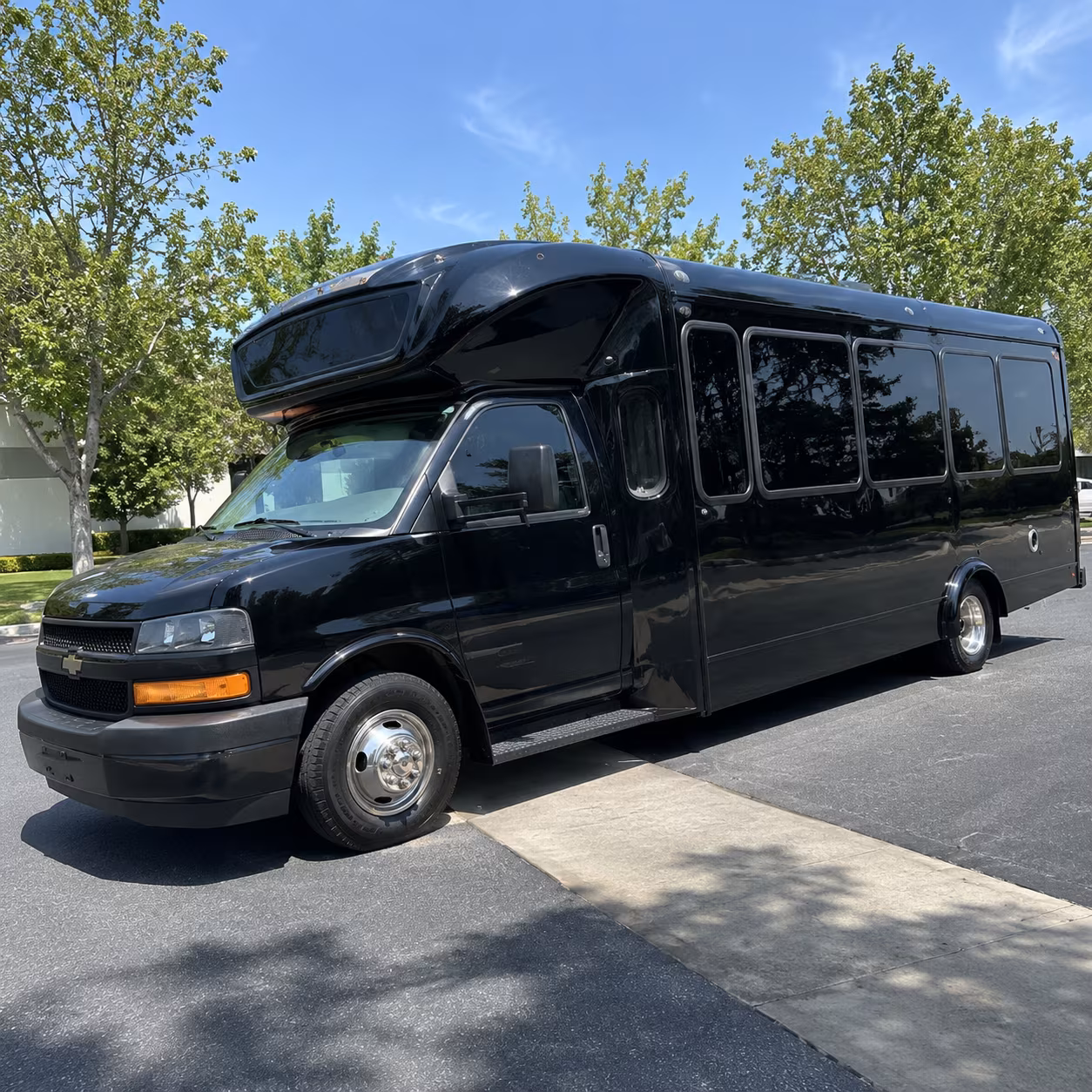 fargo 15 passenger party bus