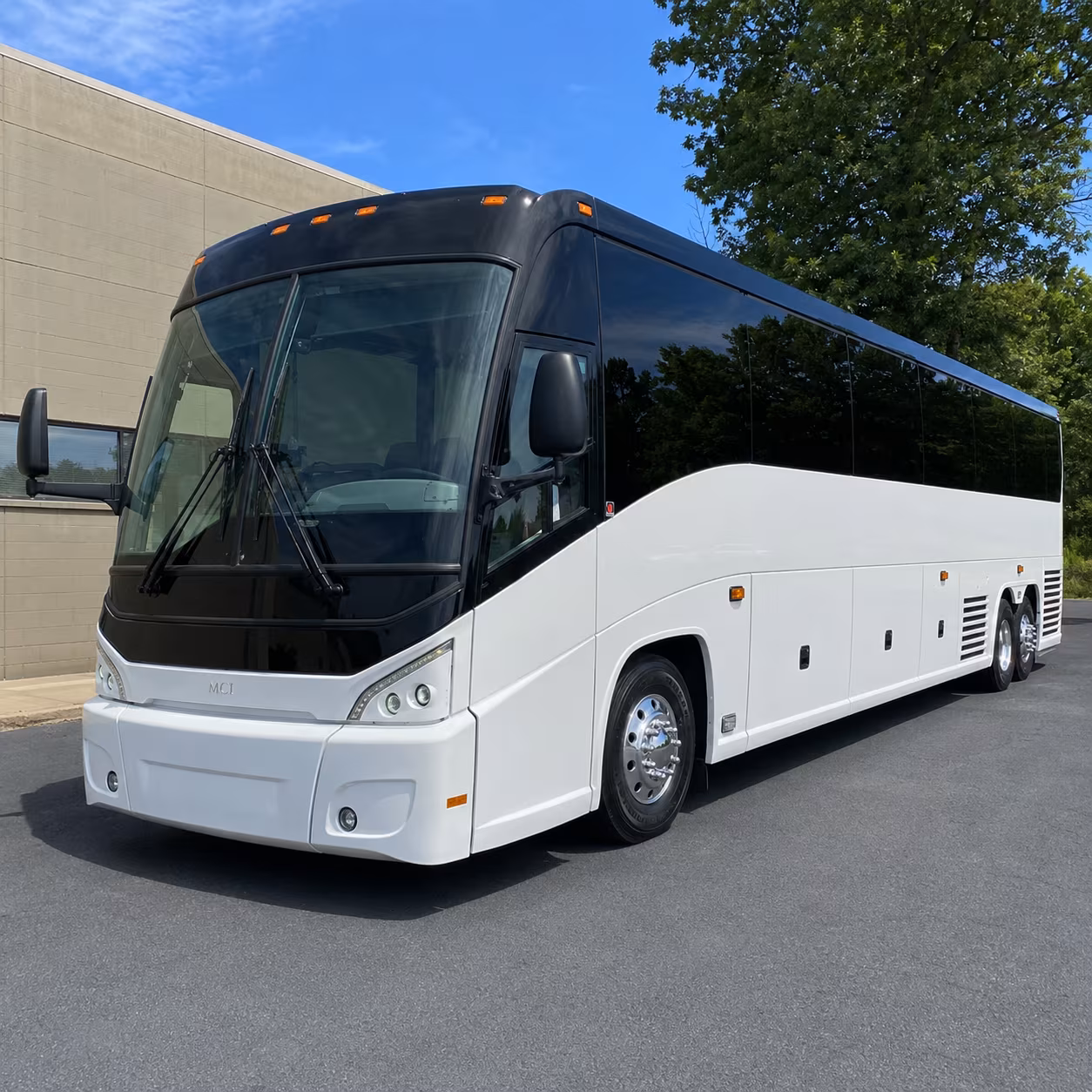 fargo charter bus rentals for manufacturing and distribution groups