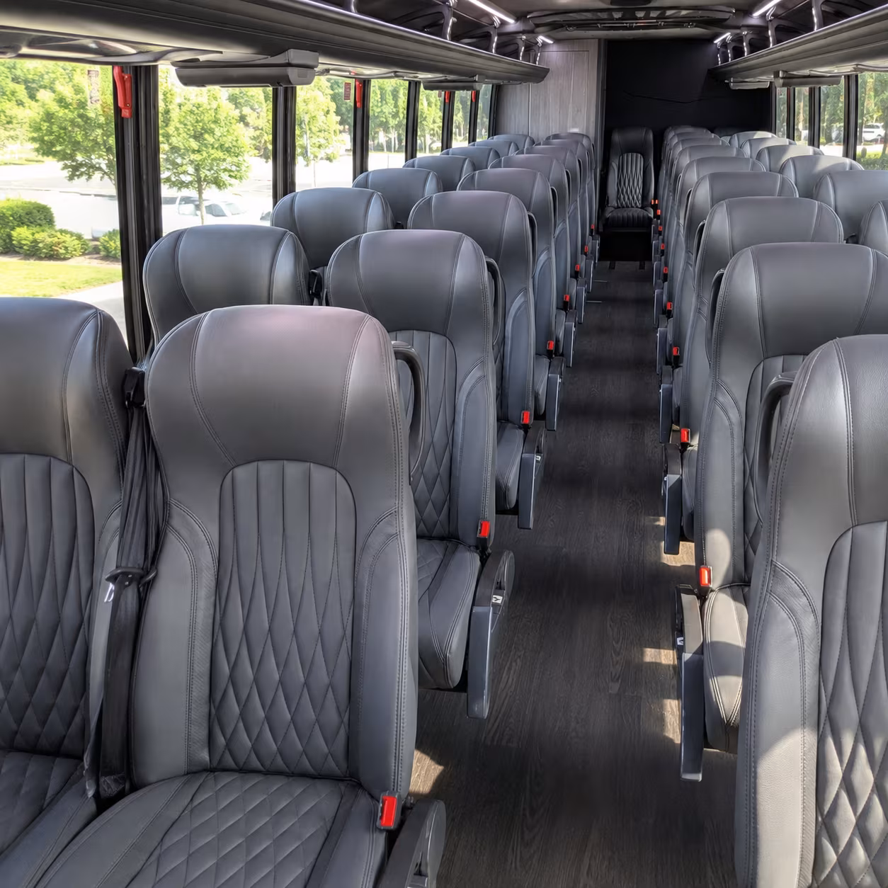 wine tour buses for groups crossing into minnesota wine country